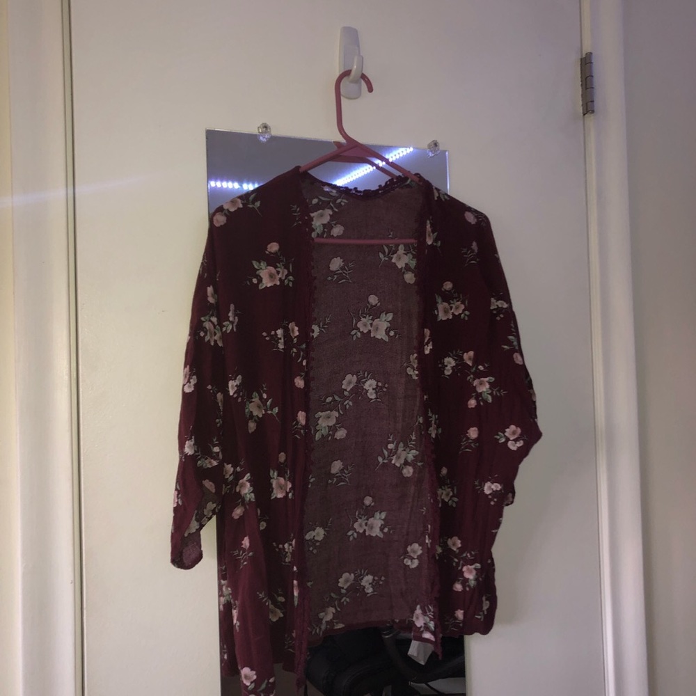 CHARLOTTE RUSSE Burgundy Kimono
